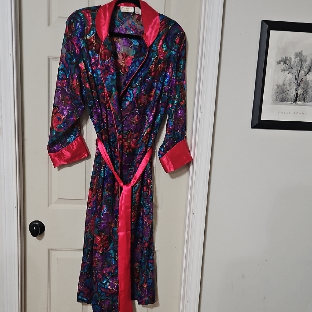 Luxurious Red and Purple Patterned Robe